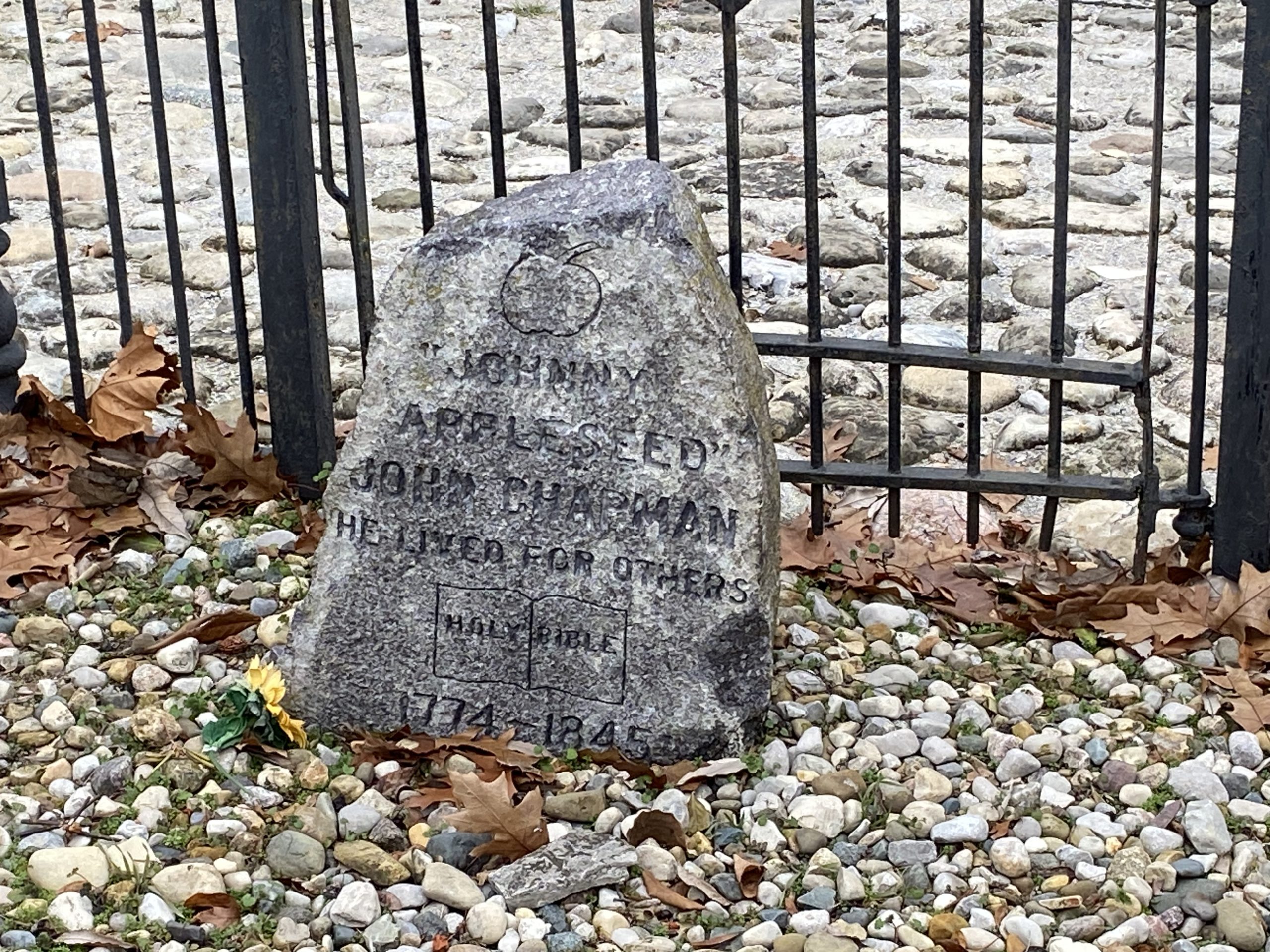 Johnny Appleseed burial site